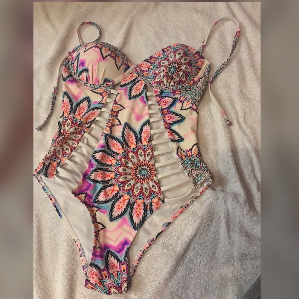 One Piece Bikini 😻